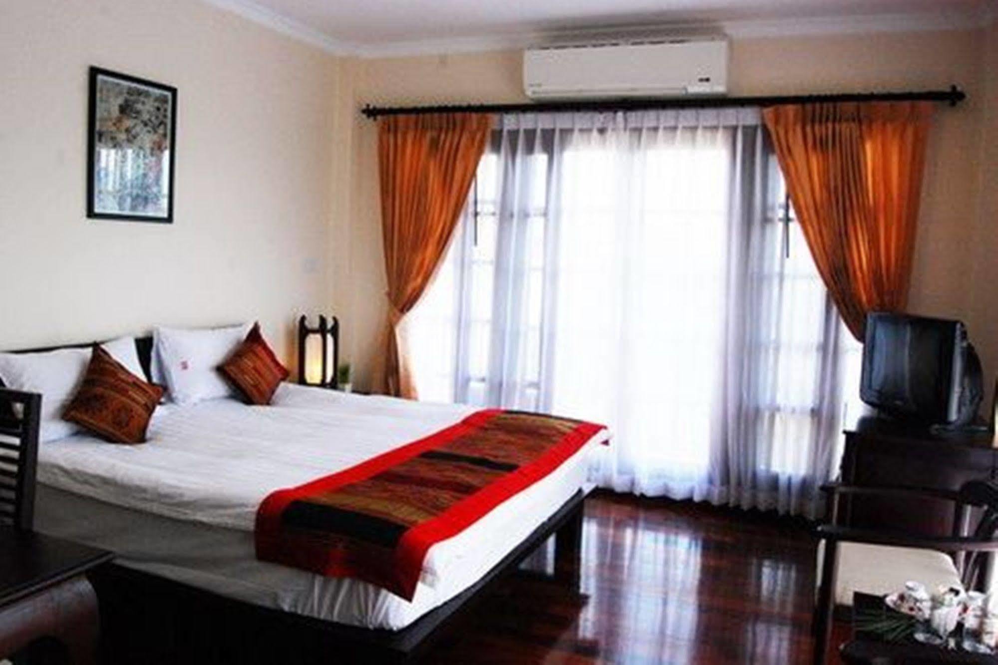 Vayakorn Inn Vientiane Exterior photo